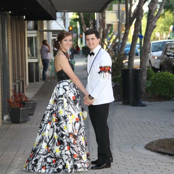 Prom dress - Picture 3 of 3